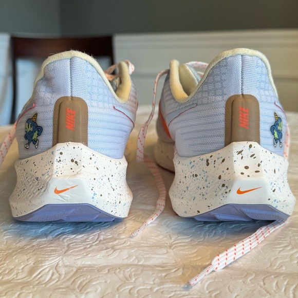 Nike Womens Air Zoom Pegasus 39 - Size 8 DX6047 181 - White / Orange - Sail - Picture 9 of 10